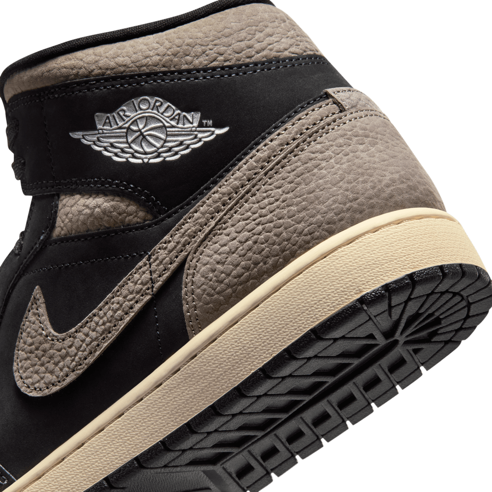 Air Jordan 1 Mid SE